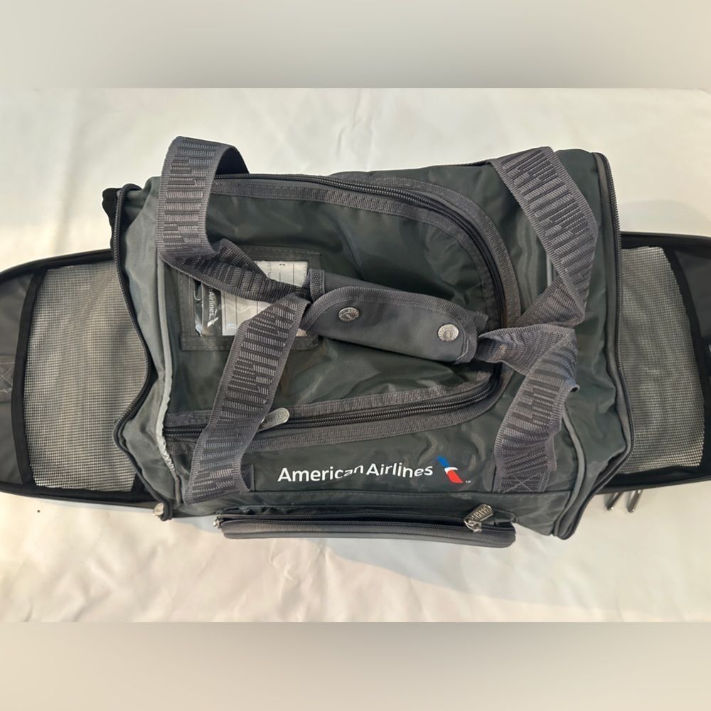 NIB!! Travel Pet Carrier, Airline Approved & Guaranteed On Board - Gray, Medium
